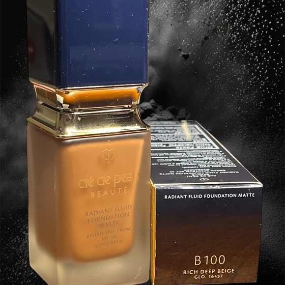 Cle De Peau Beaute Radiant Fluid Foundation - Matte - B100 Rich Deep Beige